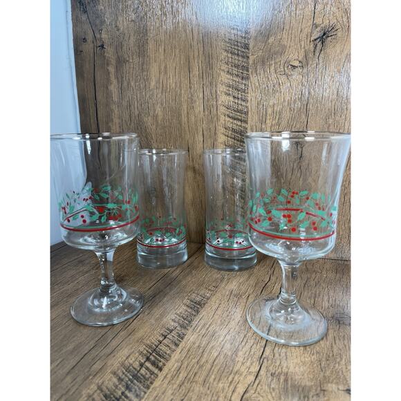 Arby's Libby Holly Berries Christmas Collection Stemmed Wine Glasse - Picture 1 of 5